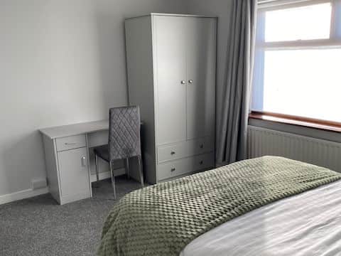 Room 6 (2)