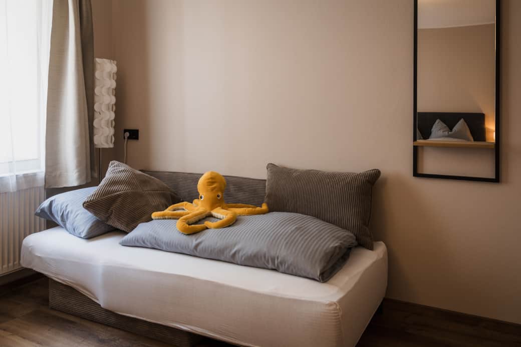 Kinderbett mit Spielgefährten