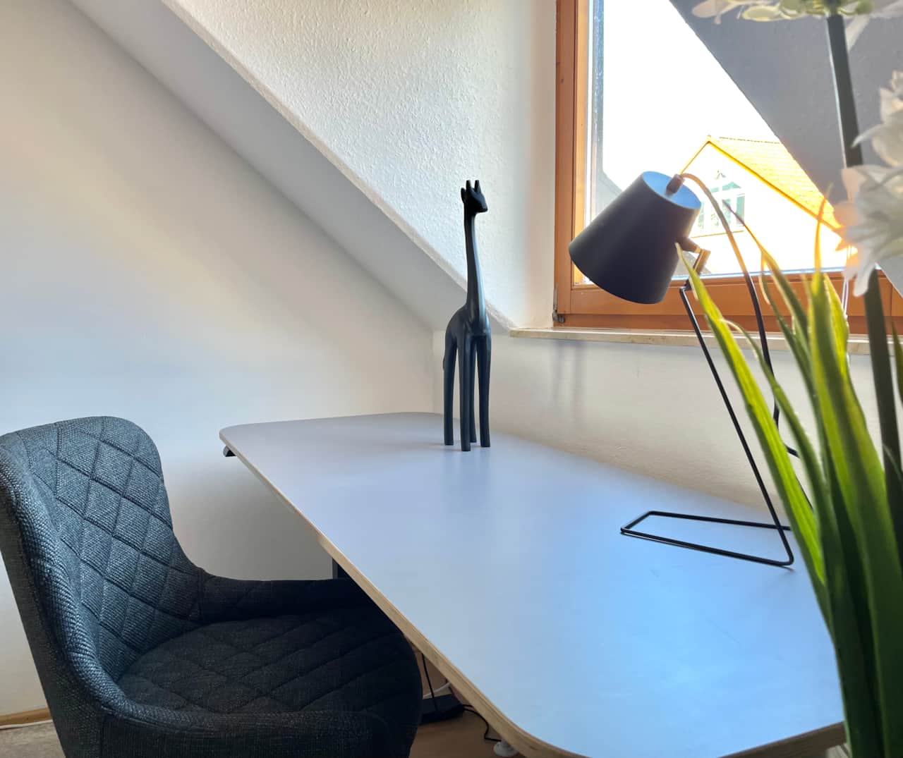 Höhenverstellbarer Schreibtisch