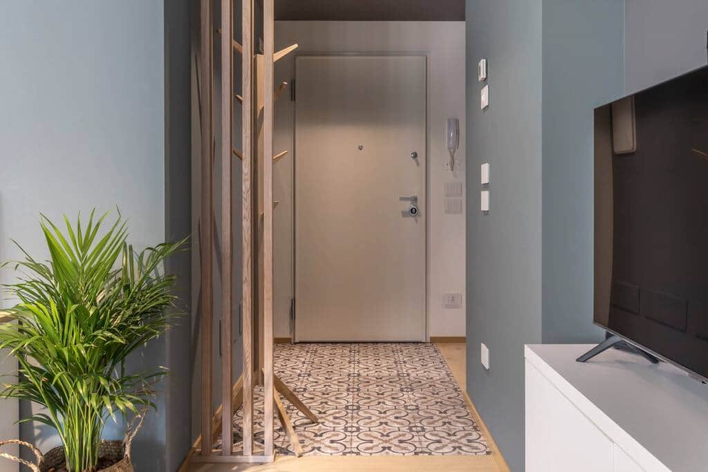 Entrance - living room