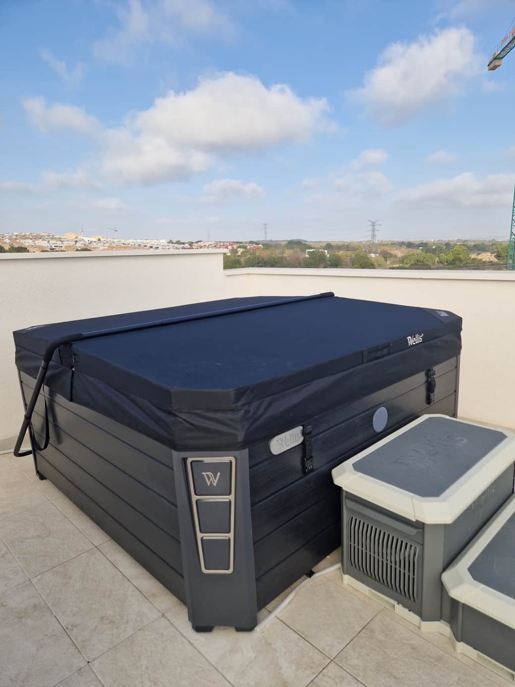 In summer Jaccuzi can be put into cooling modus