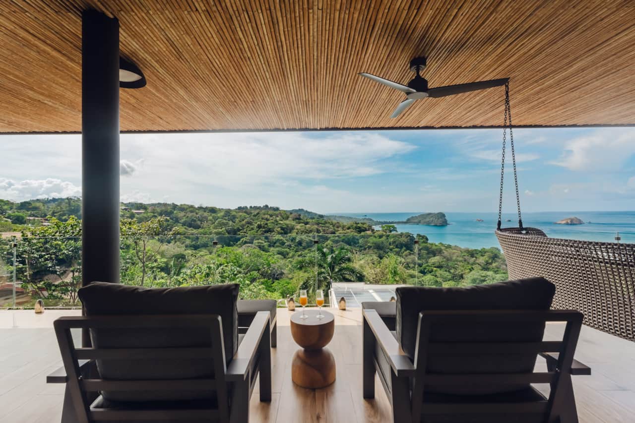 Outdoor Spaces Framed by Remarkable Views