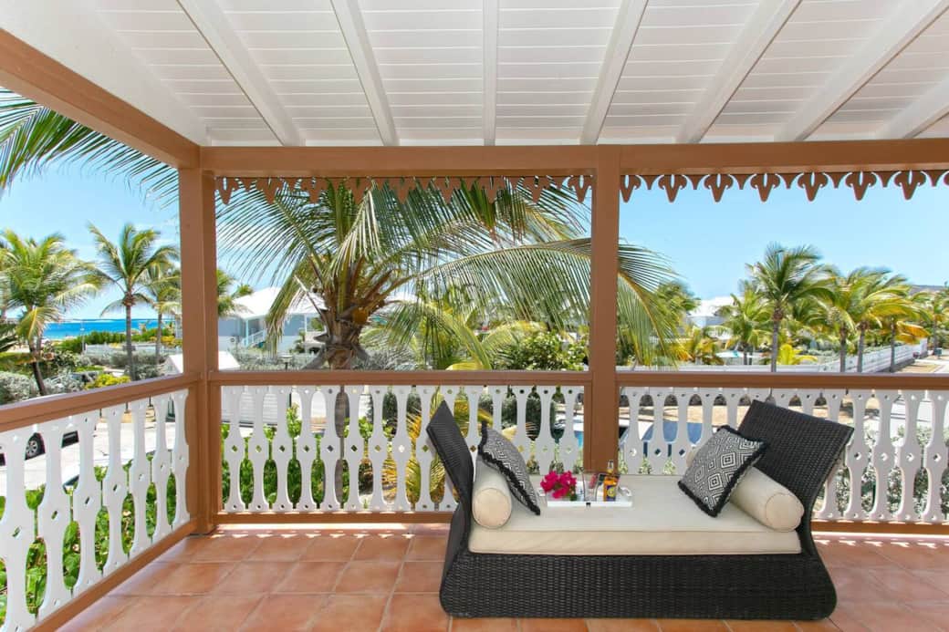 Lounge chair on upstairs terrace 