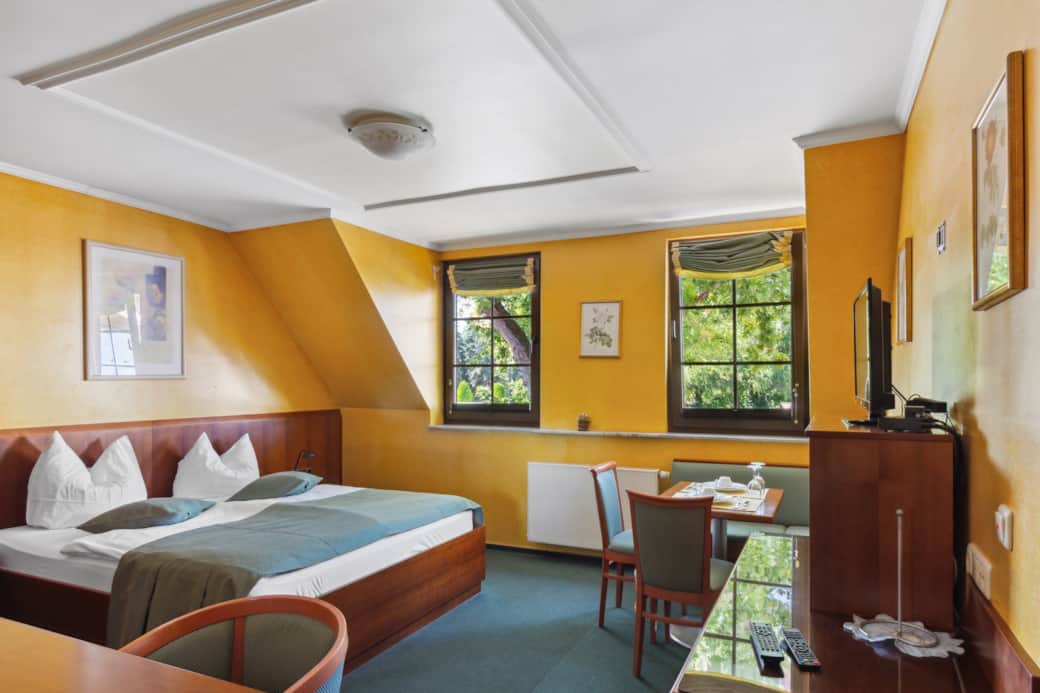 Zimmer mit Doppelbett - Gonsenheimer Hof