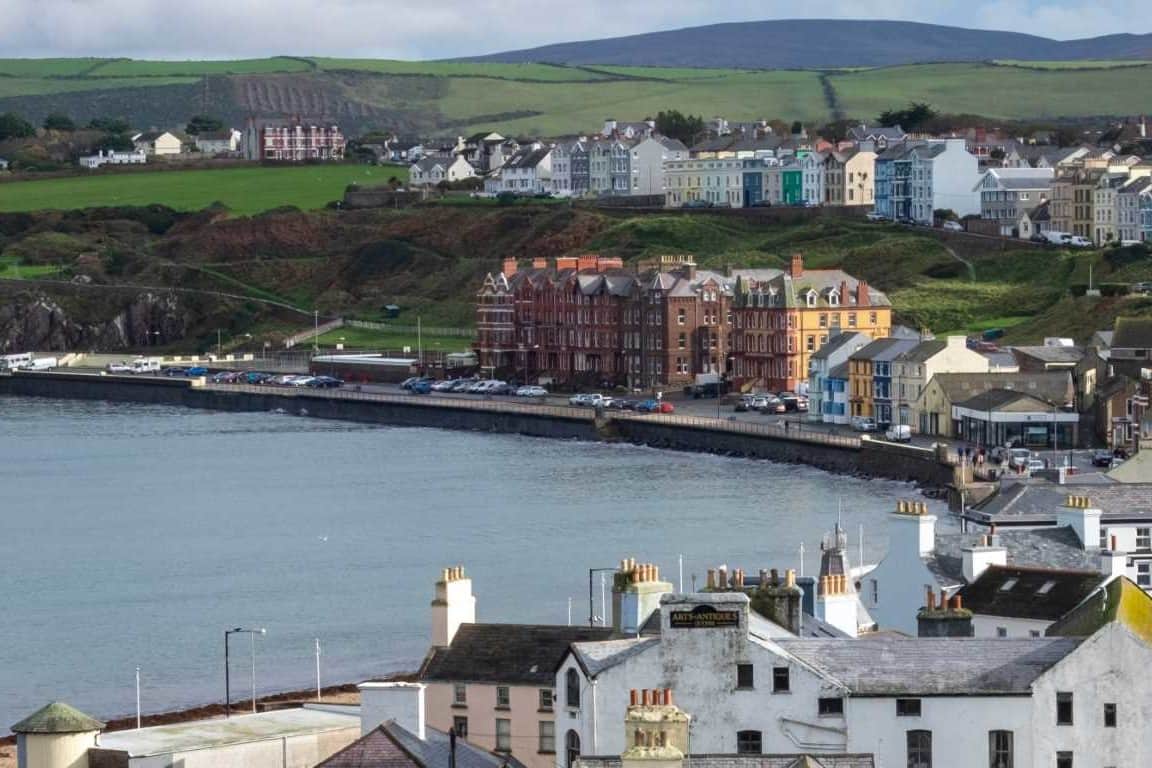 Seaside holiday rentals near Peel on the Isle of Man