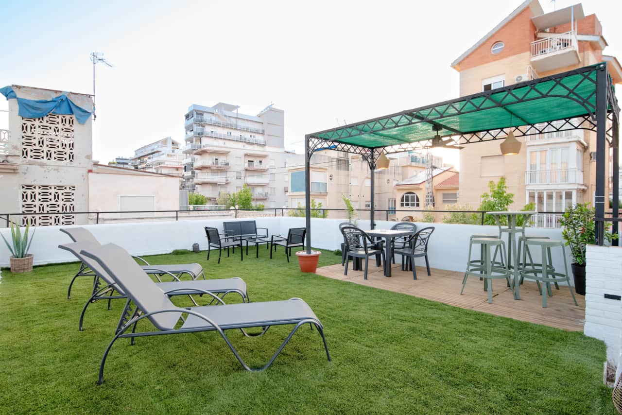 Terraza con mas luz_16_081_Cibeles 2 La Casa Indiscreta fotografia Alquiler Vacaional Gandia 2025