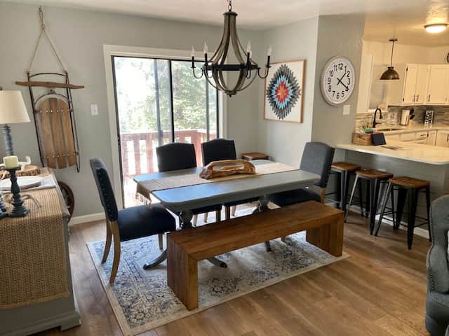 Dining/Kitchen Dining/Kitchen