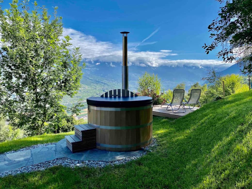 Mountain View with jacuzzi Mountain View with jacuzzi