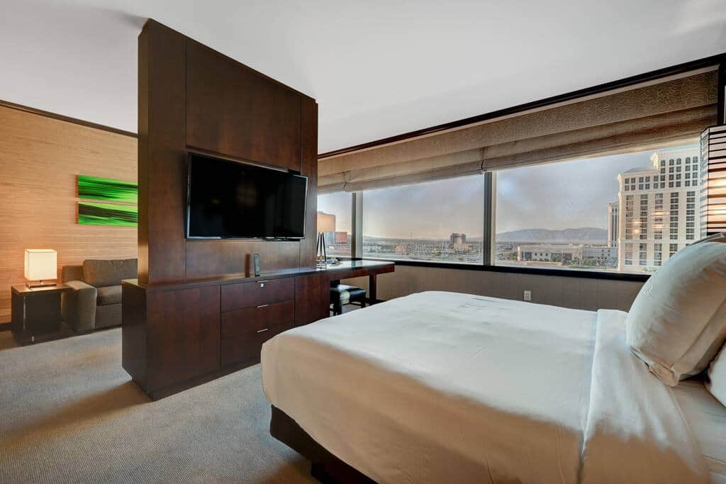 King Bed with Wall-to-Wall Las Vegas Skyline Views King Bed with Wall-to-Wall Las Vegas Skyline Views