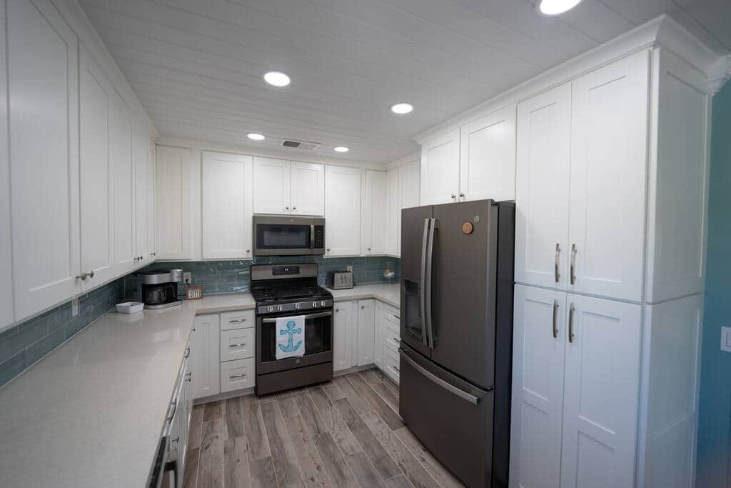 Large pantry and plenty of countertop space Large pantry and plenty of countertop space