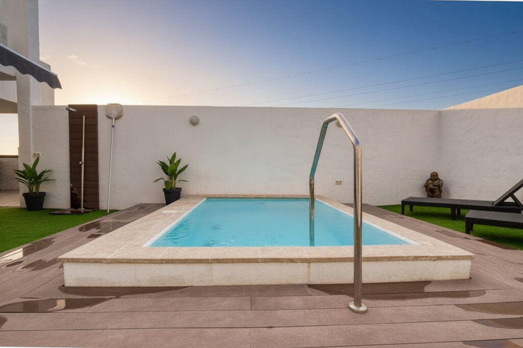 Rooftop Plunge Pool Oasis