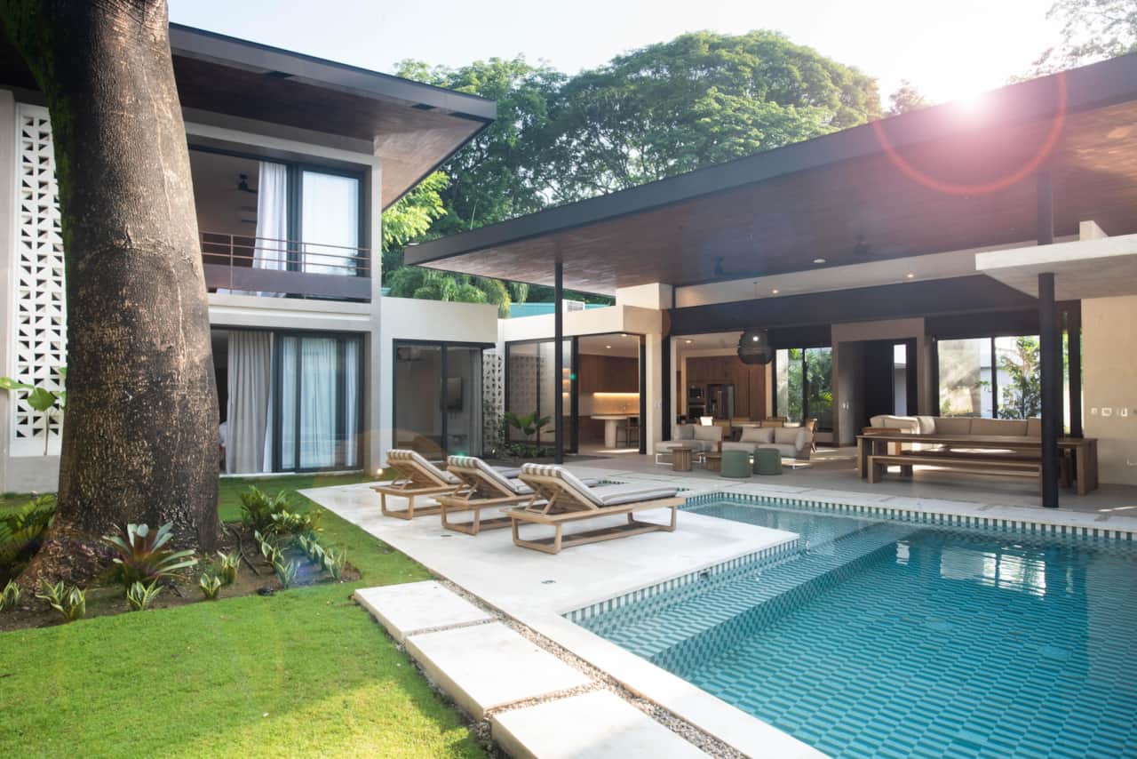 Ocho Nosara - Pool and lounge area