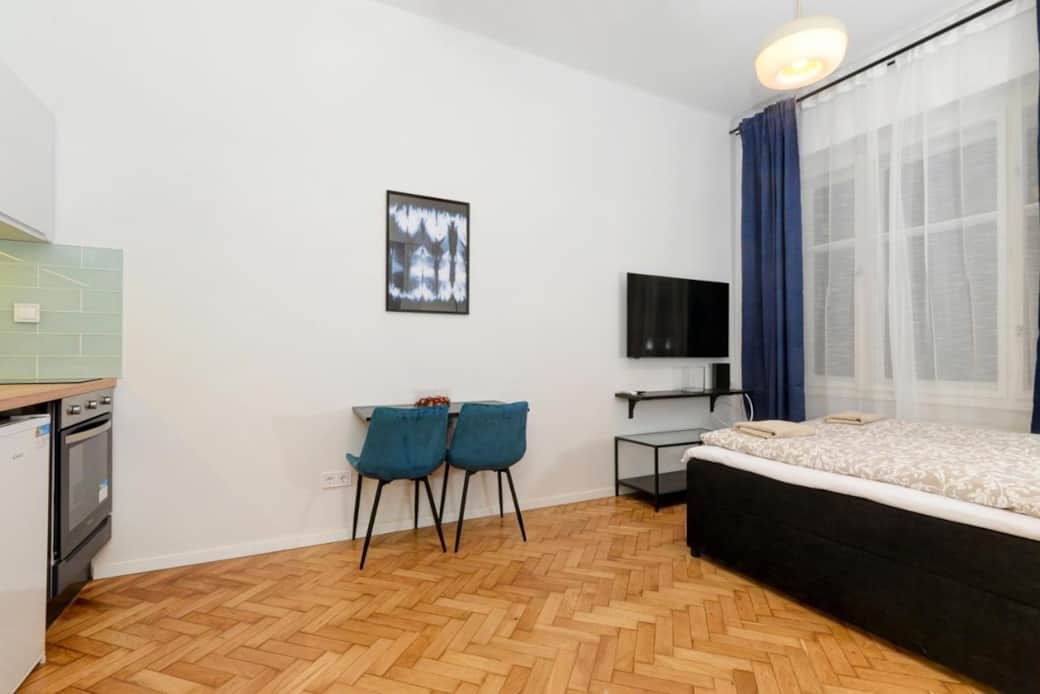 Bed, TV, Dining place