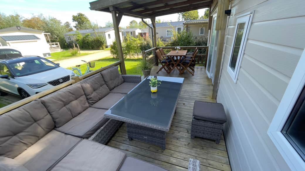 Auf der Veranda Lounge und Sitzgruppe 