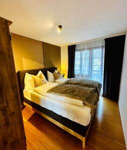 Master: 5* Boxspring