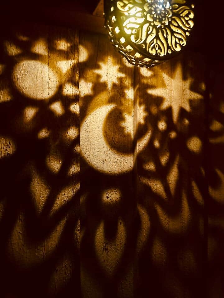 Solar lights that turn on at dusk