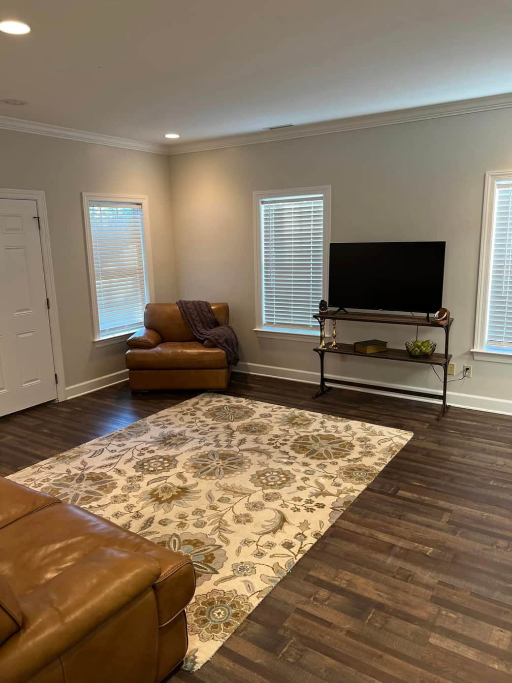 Community Style Living Room Community Style Living Room
