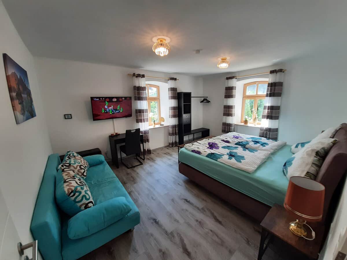 Schlafzimmer 1