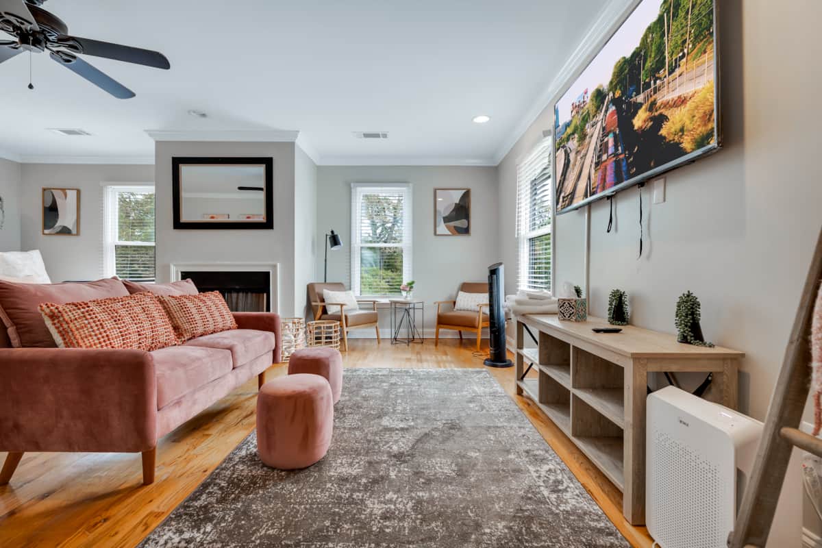 Luxurious Modern Farmhouse Near Beltline/Downtown — interior