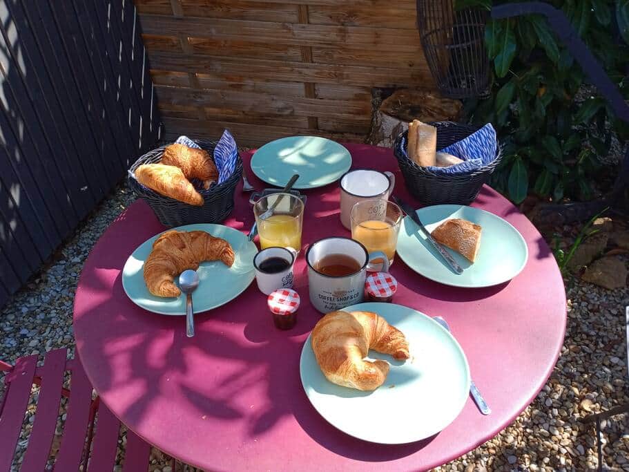 petit déjeuner en terrasse