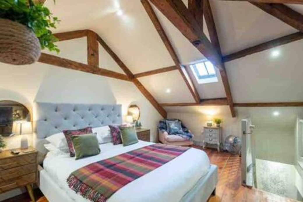 This room offers plenty of space and storage. This room offers plenty of space and storage.