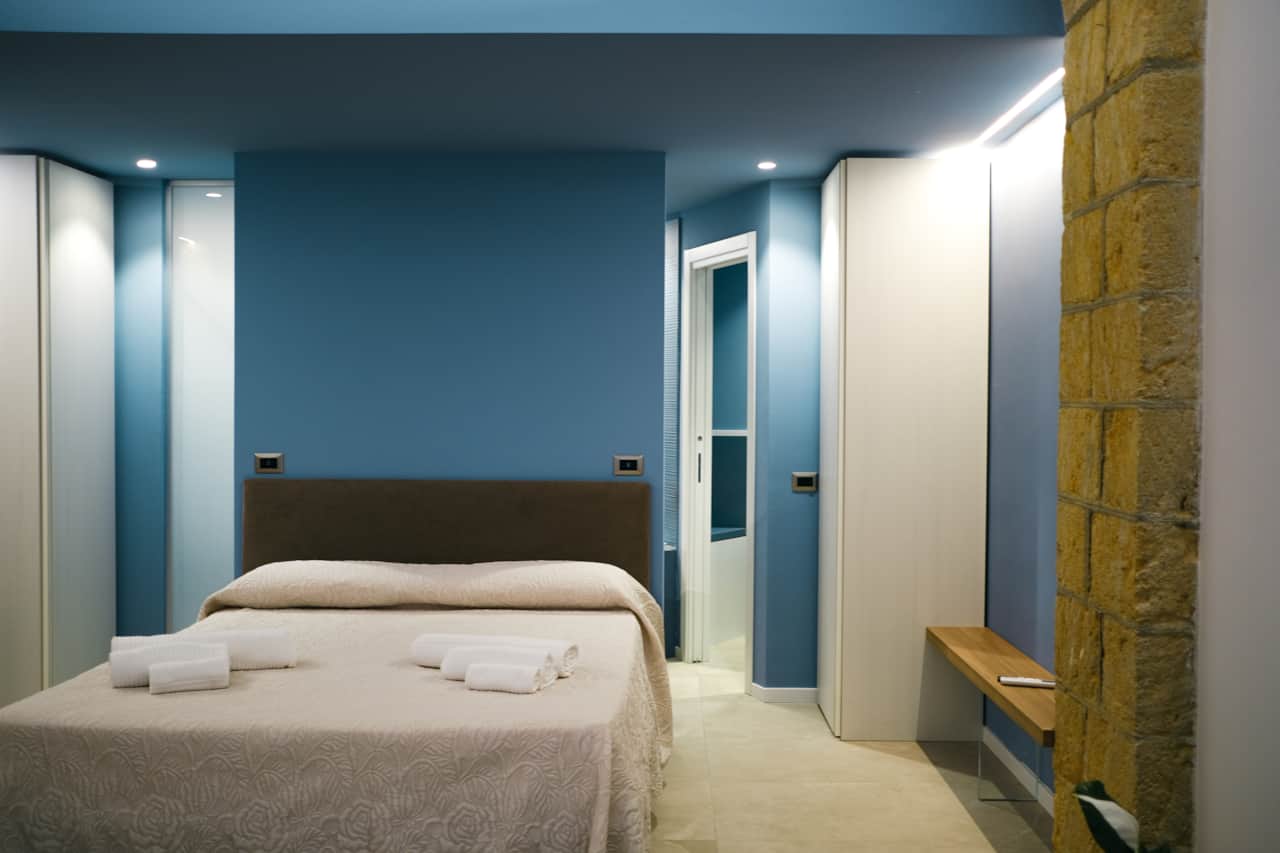 zona letto - ingresso bagno