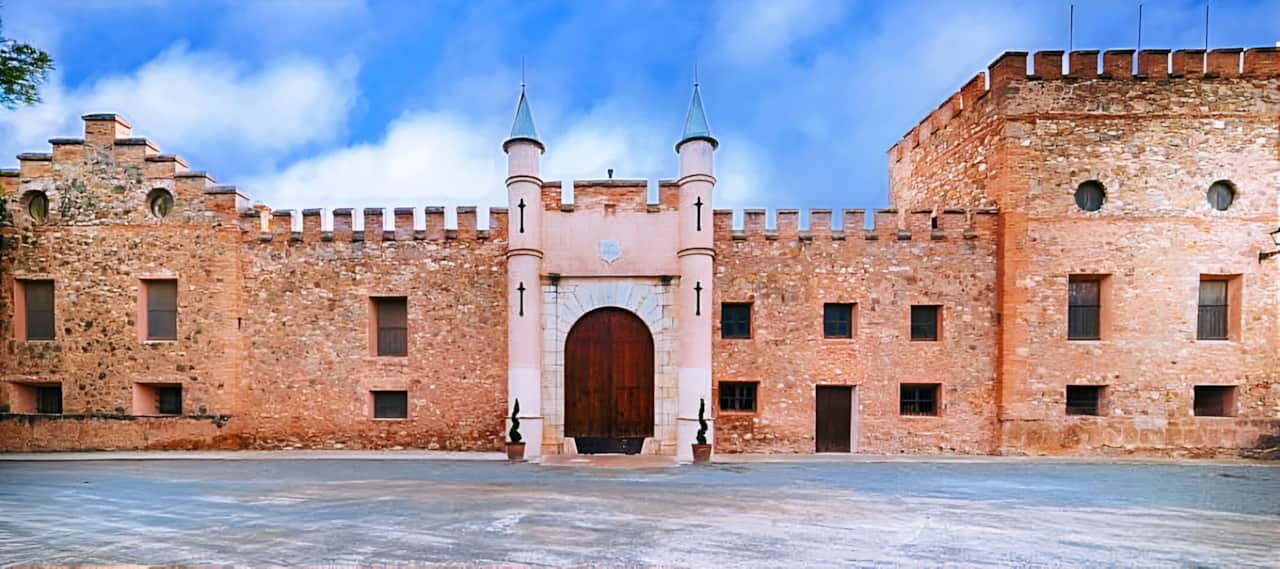 Fachada Masia de San Juan completa
