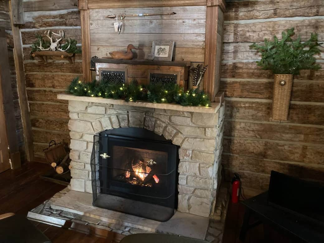 Easy to use fireplace in the main cabin. 