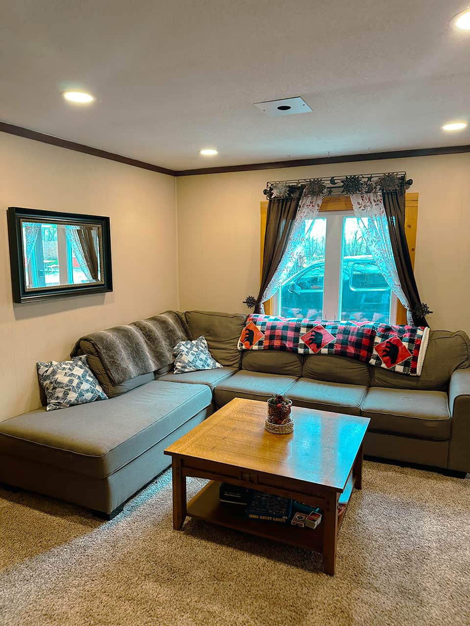 Sleepy Hollow Cabin Living Room3