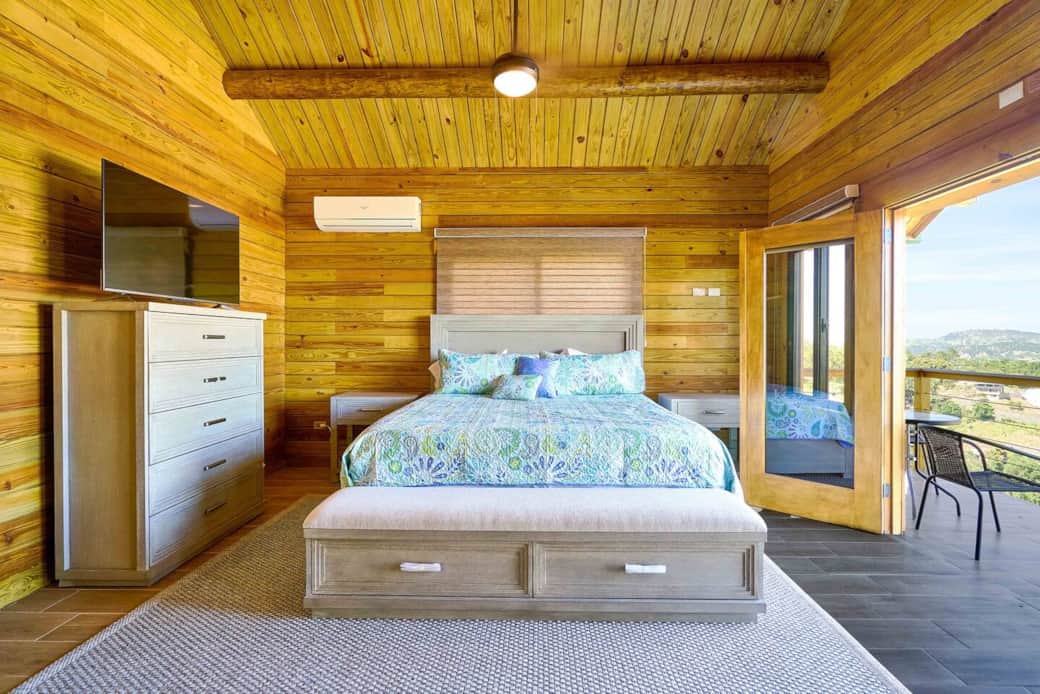 Main Bedroom with balcony Main Bedroom with balcony