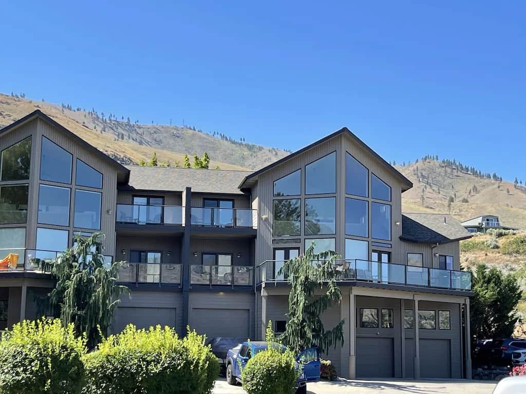 Lake Chelan Waterfront Resort Home Pool, Boat Vacation Home in Chelan