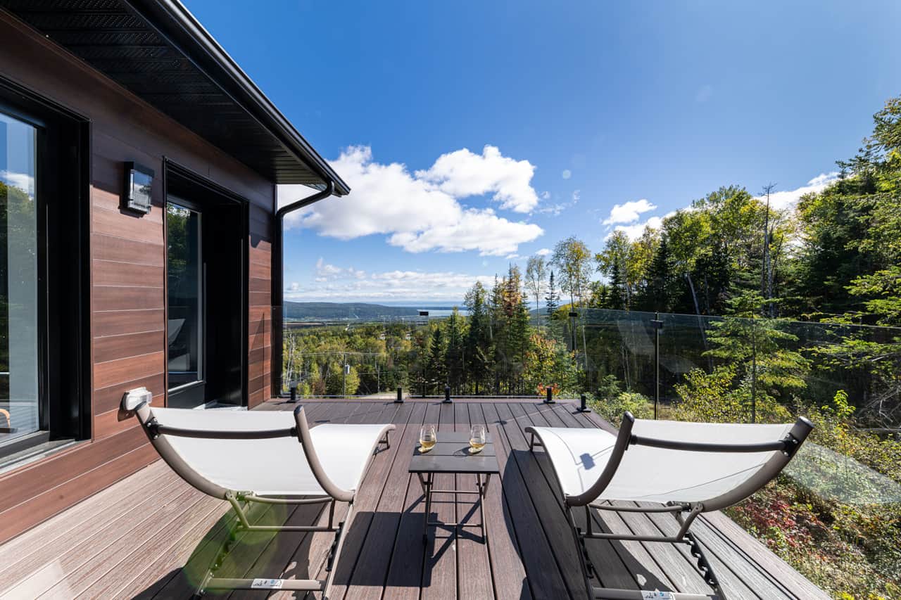 Open-Air Terrace – River & Mountain Views – Upper Floor
