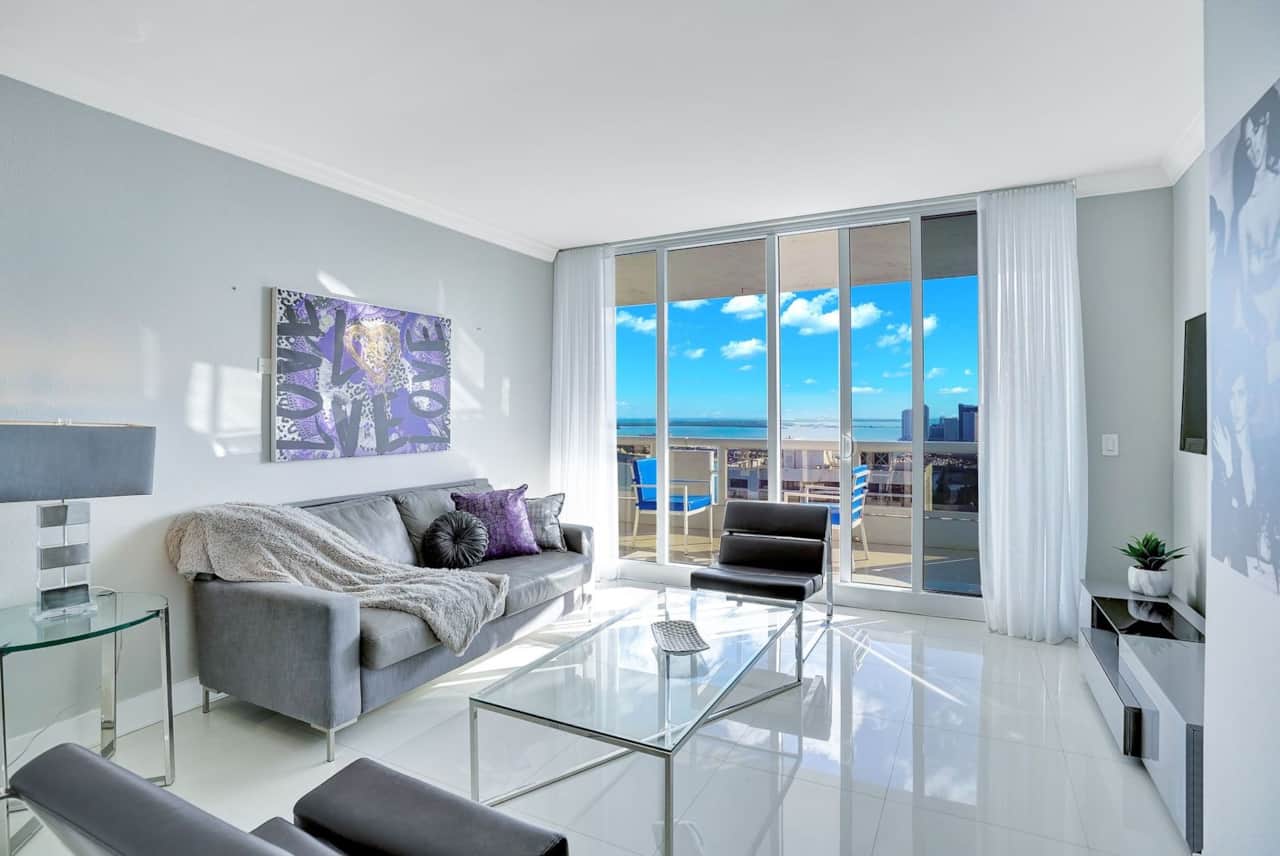 Living room, balcony access