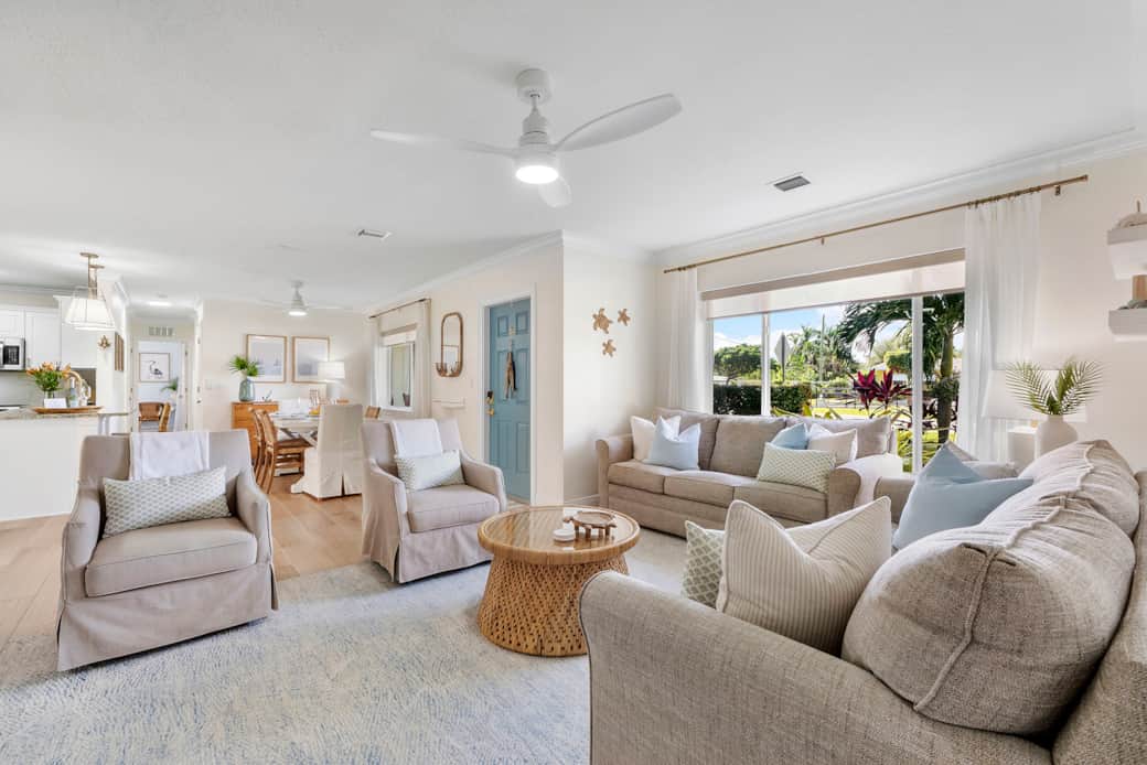 Sea La Vie Living Room