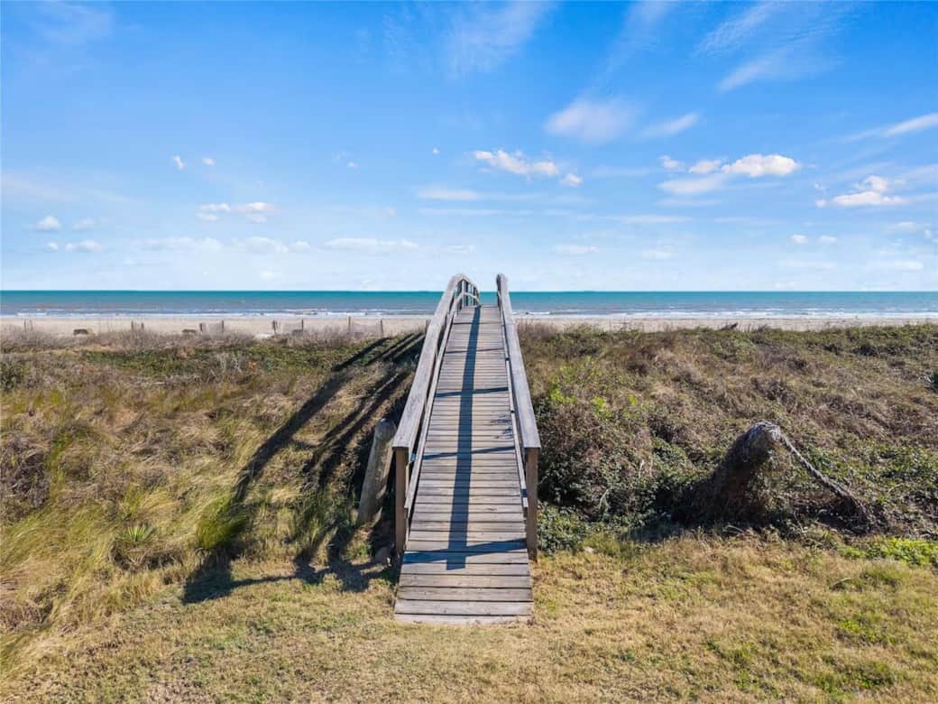 90 steps to the beach!