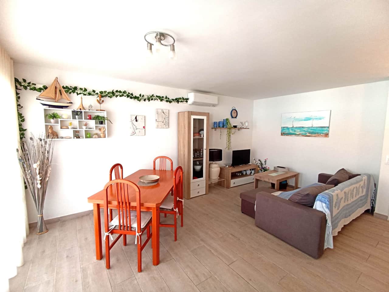 Wohnzimmer, Esszimmer