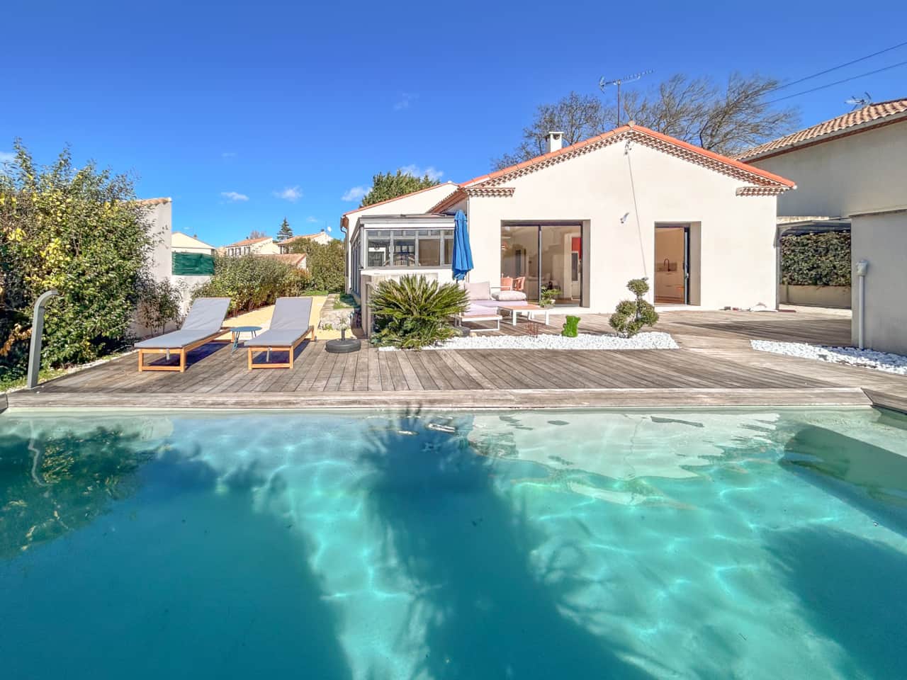JARDIN AVEC PISCINE