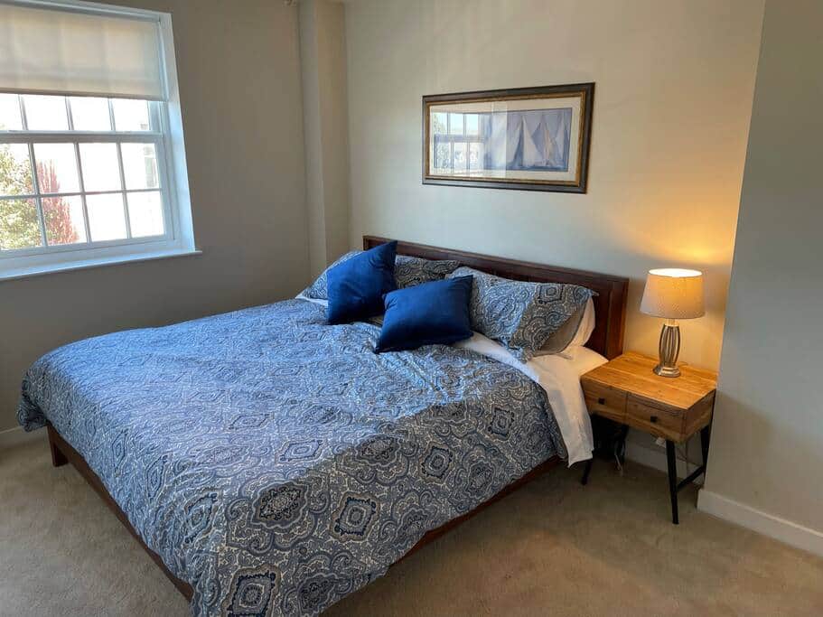 Master Bedroom, King Bed