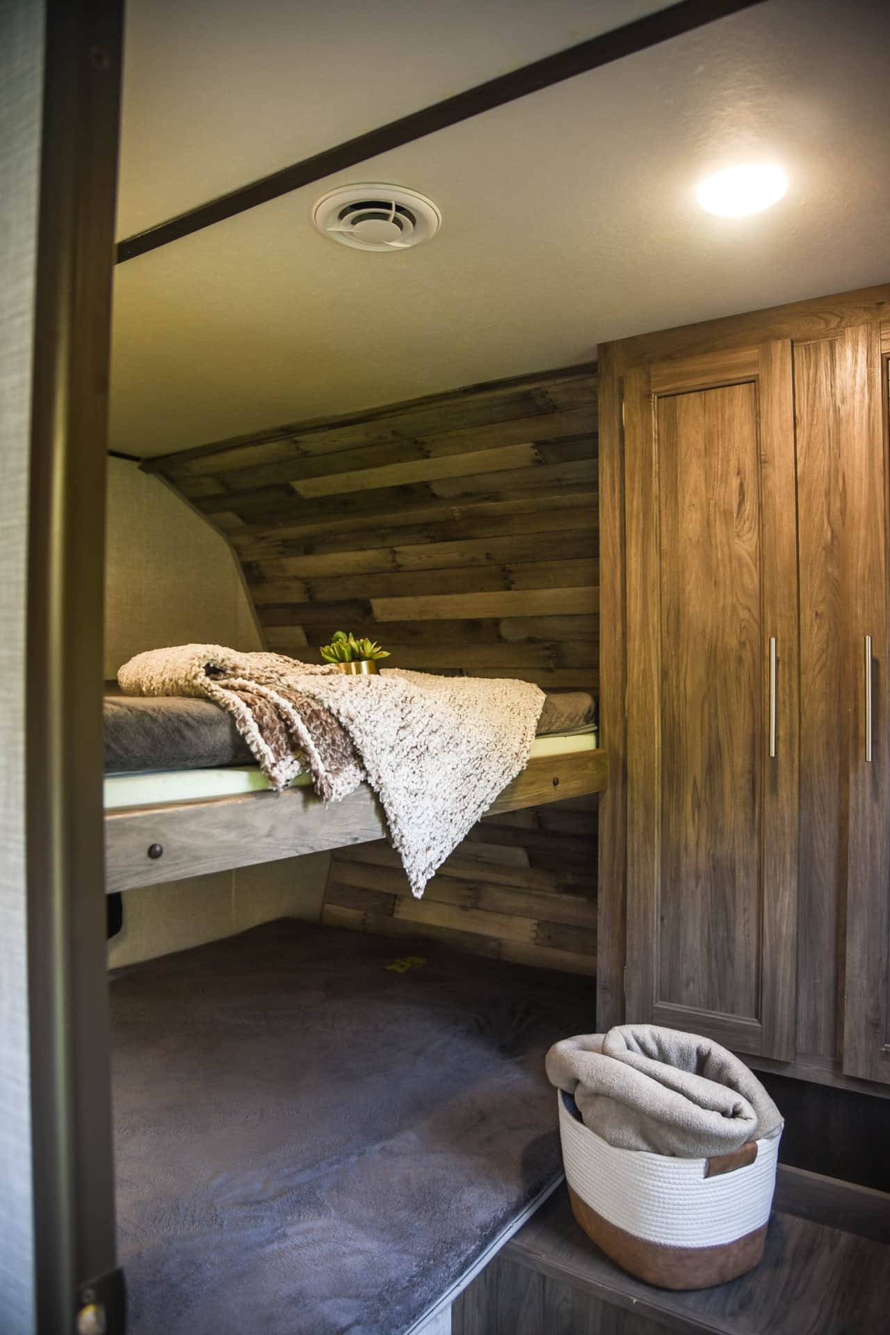 Front bunk room top bunk (full size)