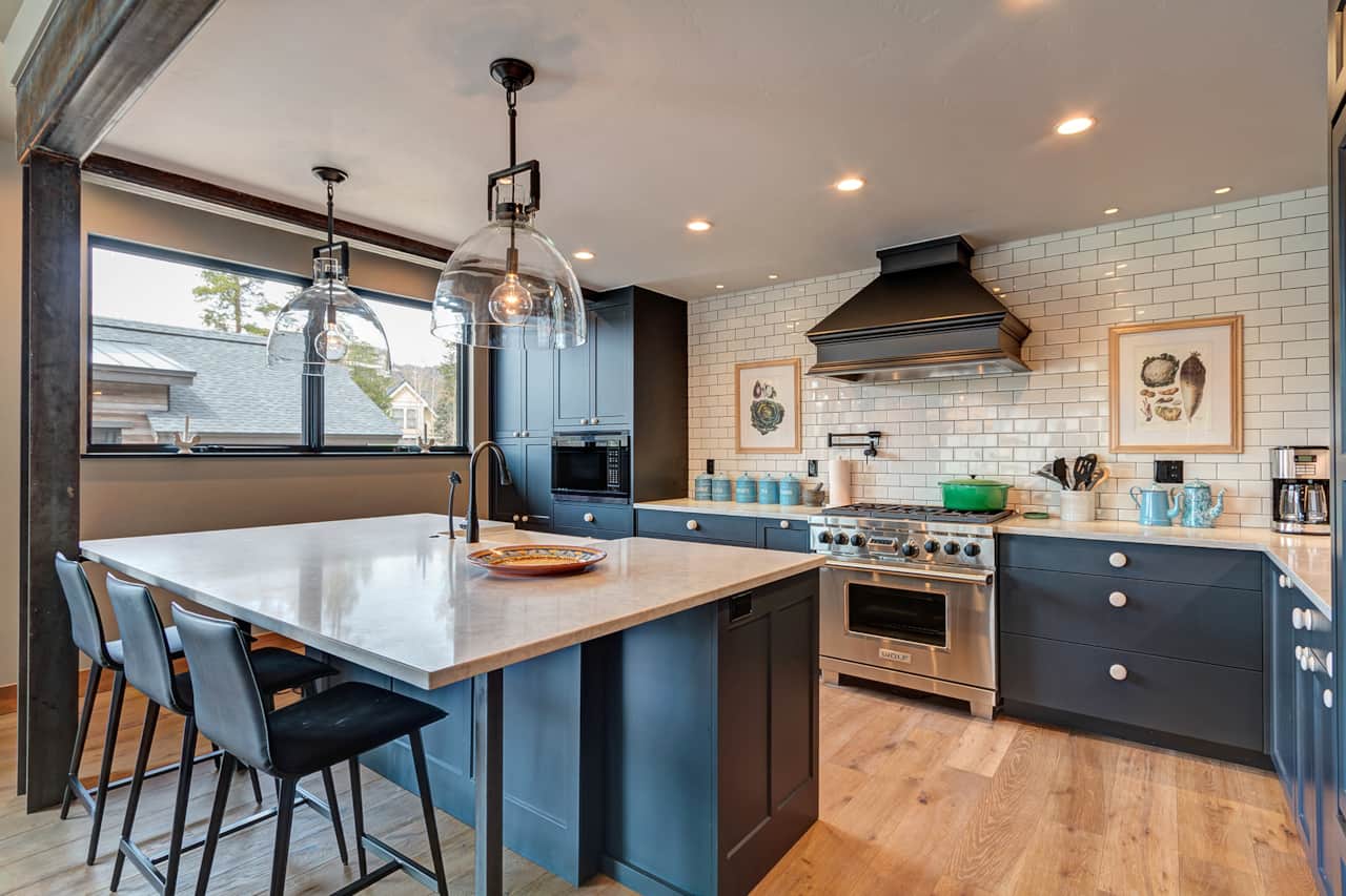 Gourmet kitchen - very well equipped