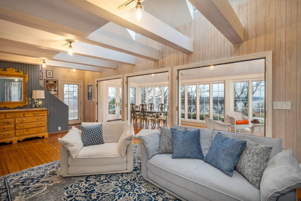 The open floor plan means the beautiful Missouri River is always there to see