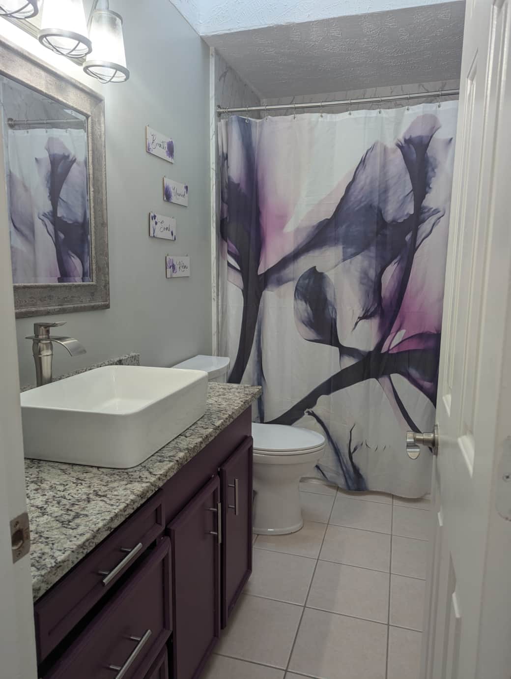 Hallway Bathroom with bath tub