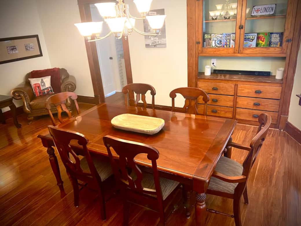 Use the spacious Dining Room for sharing a meal, or playing one of the many board games!