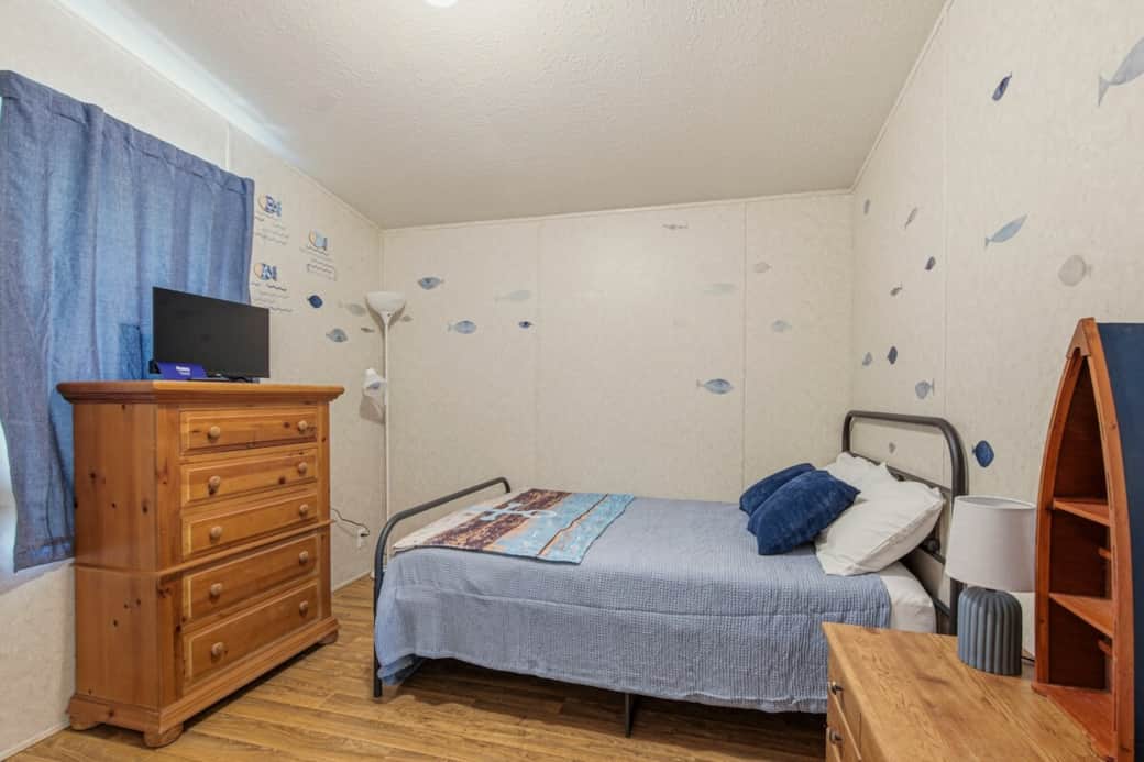 Kid's Room / Bedroom 3 w/Ruku Tv