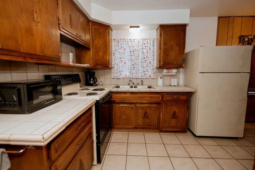 Cabin 5 Kitchen