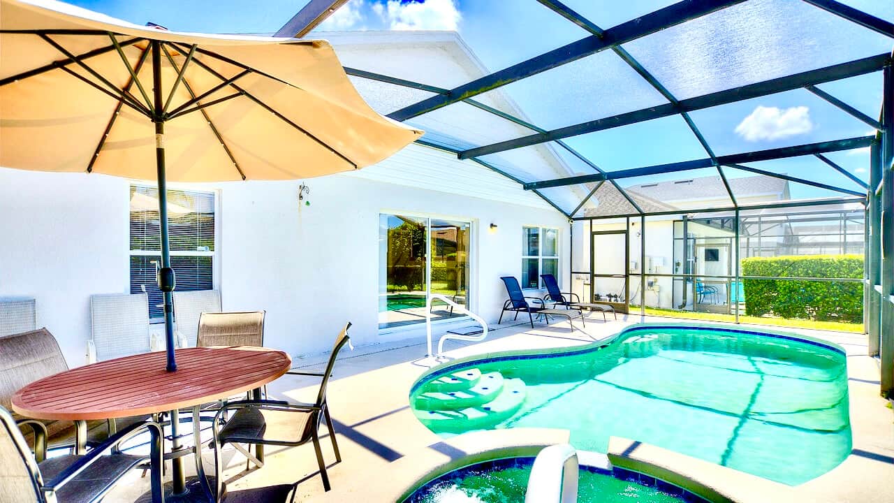 Direct access to the pool & spa from the living space