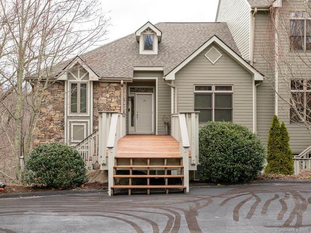 Easy access entrance/end unit.
