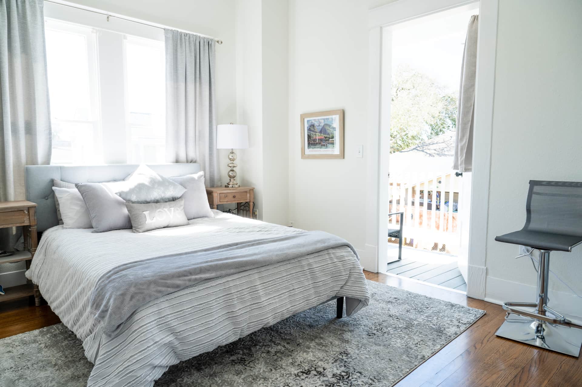 Primary bedroom in Galveston vacation rental for families and wedding parties.