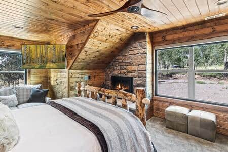 Bedroom 1: Master Suite - Queen