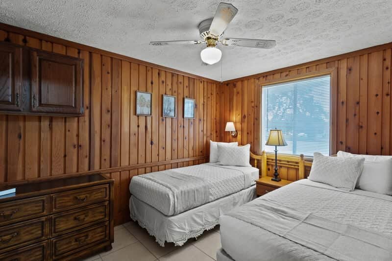 Twin & Full Bedroom